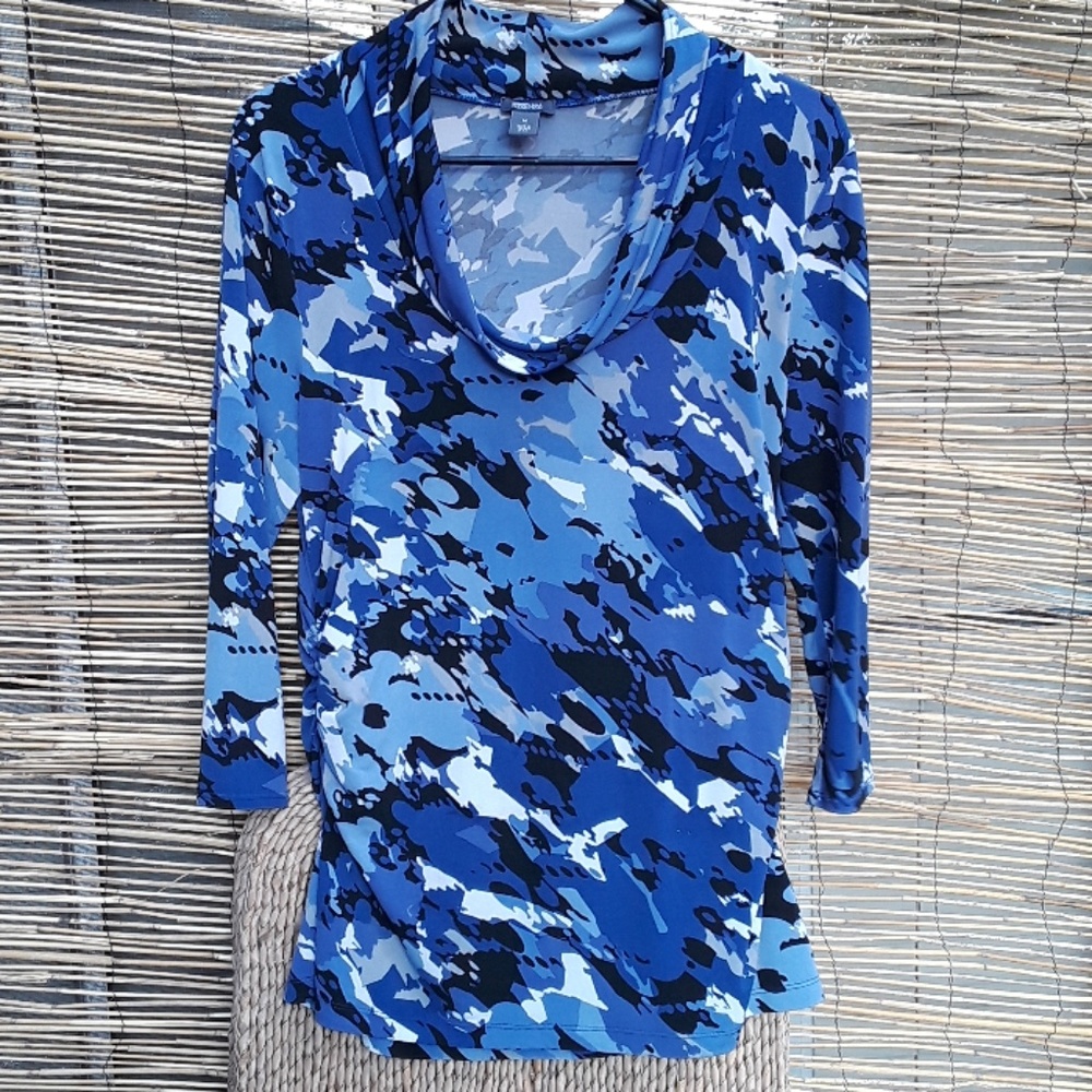 Kenneth Cole Reaction  mid sleeve Top